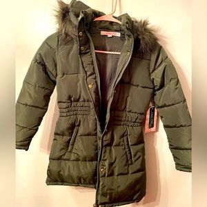 Faux fur size 8 girl kids never been worn